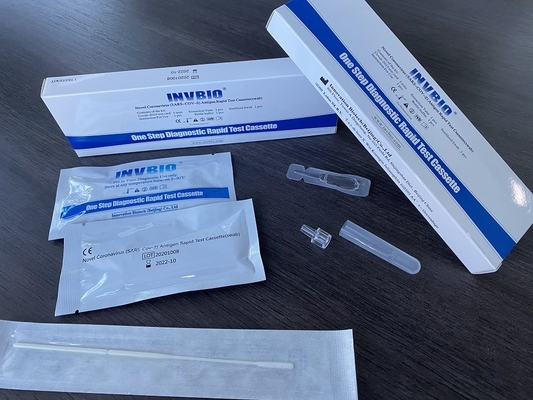 Una cassetta rapida di Kit Saliva Antigen Rapid Test della casa della prova dell'antigene dell'AG di Covid 19 di punto